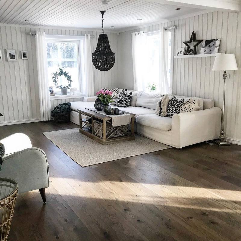 Rustic Living Room (42)