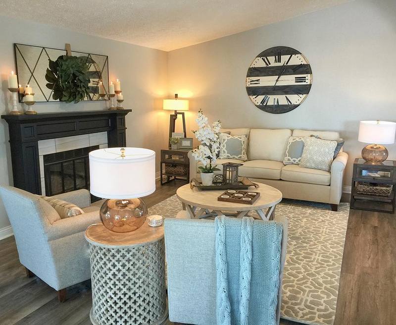 Rustic Living Room (75)